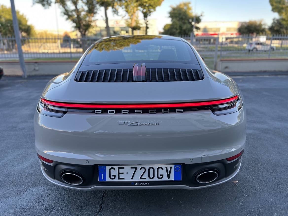 Porsche 911 Carrera