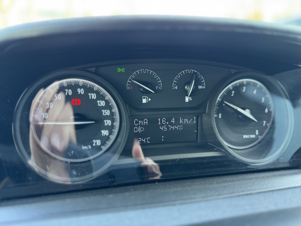 LANCIA YPSILON 1.0 HYBRID SILVER