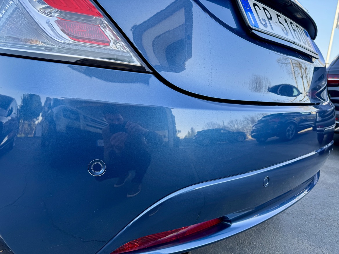 LANCIA YPSILON 1.0 HYBRID SILVER