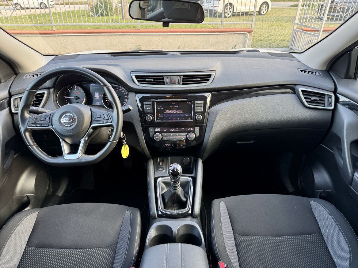 NISSAN QASQHAI