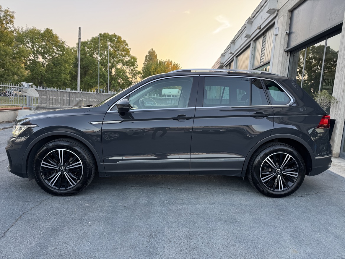 Volkswagen Tiguan 2.0 TDI ELEGANCE DSG