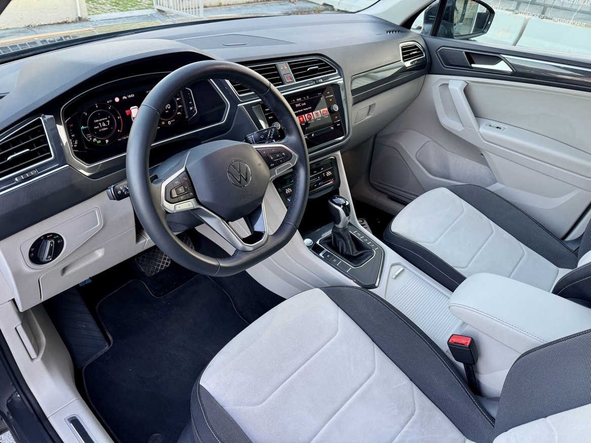 Volkswagen Tiguan 2.0 TDI ELEGANCE DSG