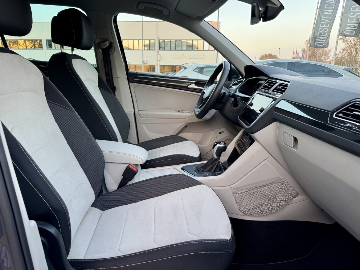 Volkswagen Tiguan 2.0 TDI ELEGANCE DSG
