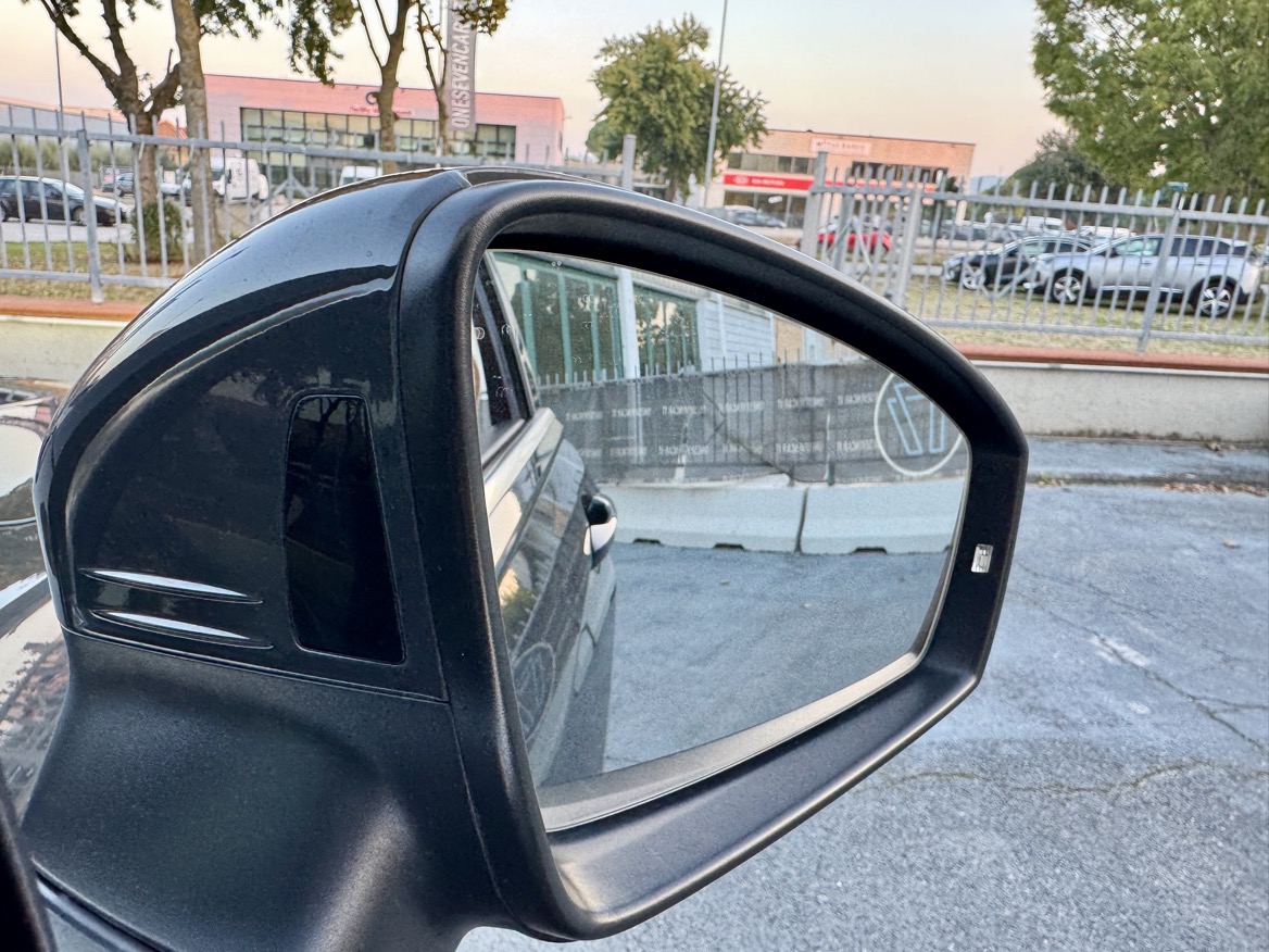 Volkswagen Tiguan 2.0 TDI ELEGANCE DSG