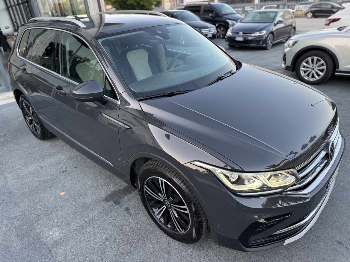 Volkswagen Tiguan 2.0 TDI ELEGANCE DSG
