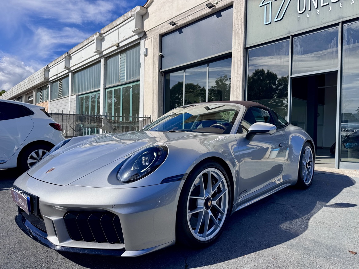 PORSCHE 992.2 4 GTS TARGA HYBRID