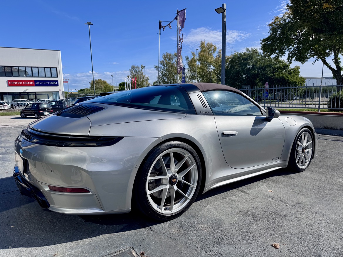 PORSCHE 992.2 4 GTS TARGA HYBRID