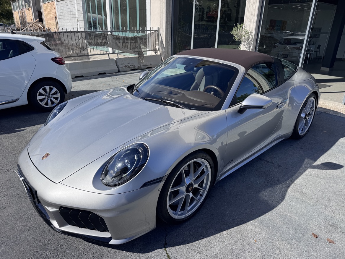 PORSCHE 992.2 4 GTS TARGA HYBRID