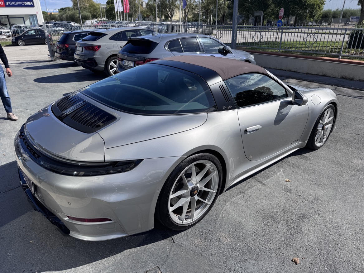 PORSCHE 992.2 4 GTS TARGA HYBRID