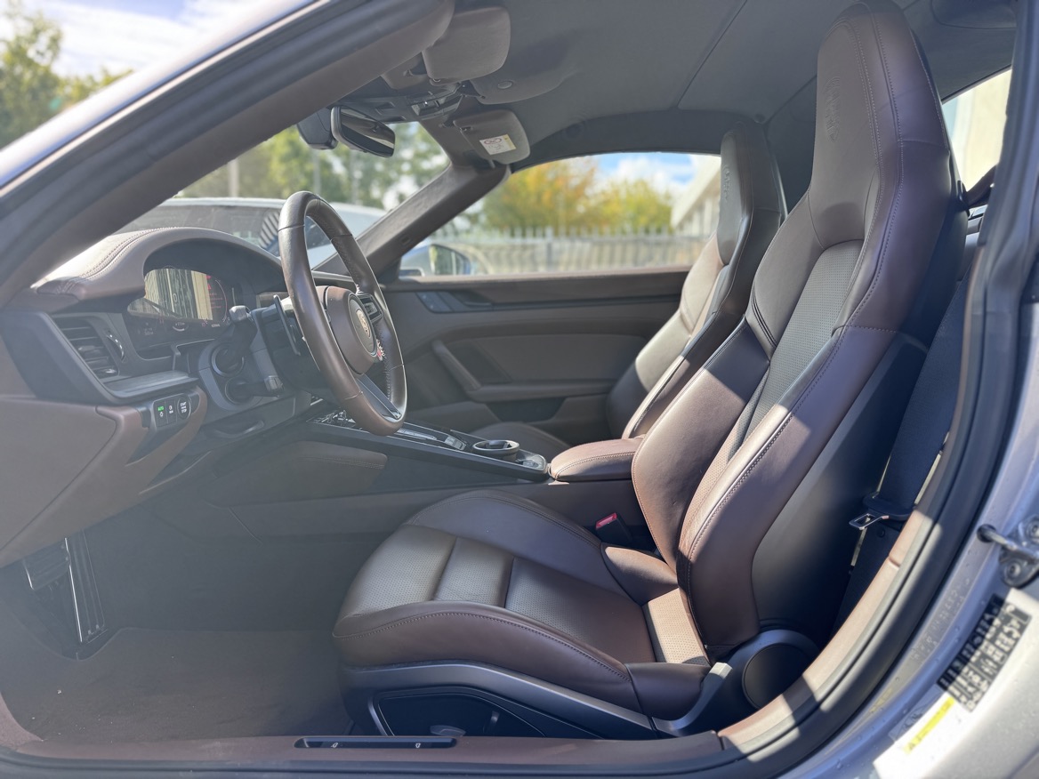 PORSCHE 992.2 4 GTS TARGA HYBRID