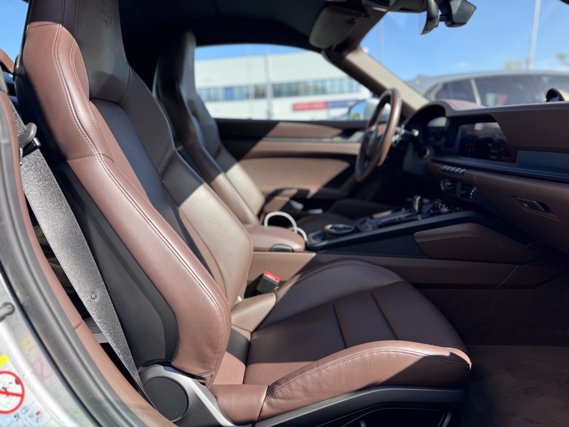 PORSCHE 992.2 4 GTS TARGA HYBRID
