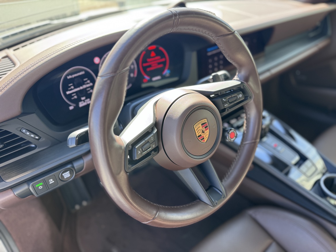 PORSCHE 992.2 4 GTS TARGA HYBRID